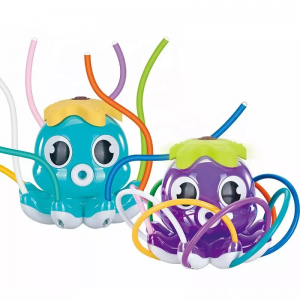 Cute spinning sprayer for kids sprinkler toy